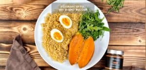 Suesskartoffel mit Eiern und Bulgur