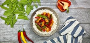Sweet-Chili-Chicken mit Reis und Zuckerschoten