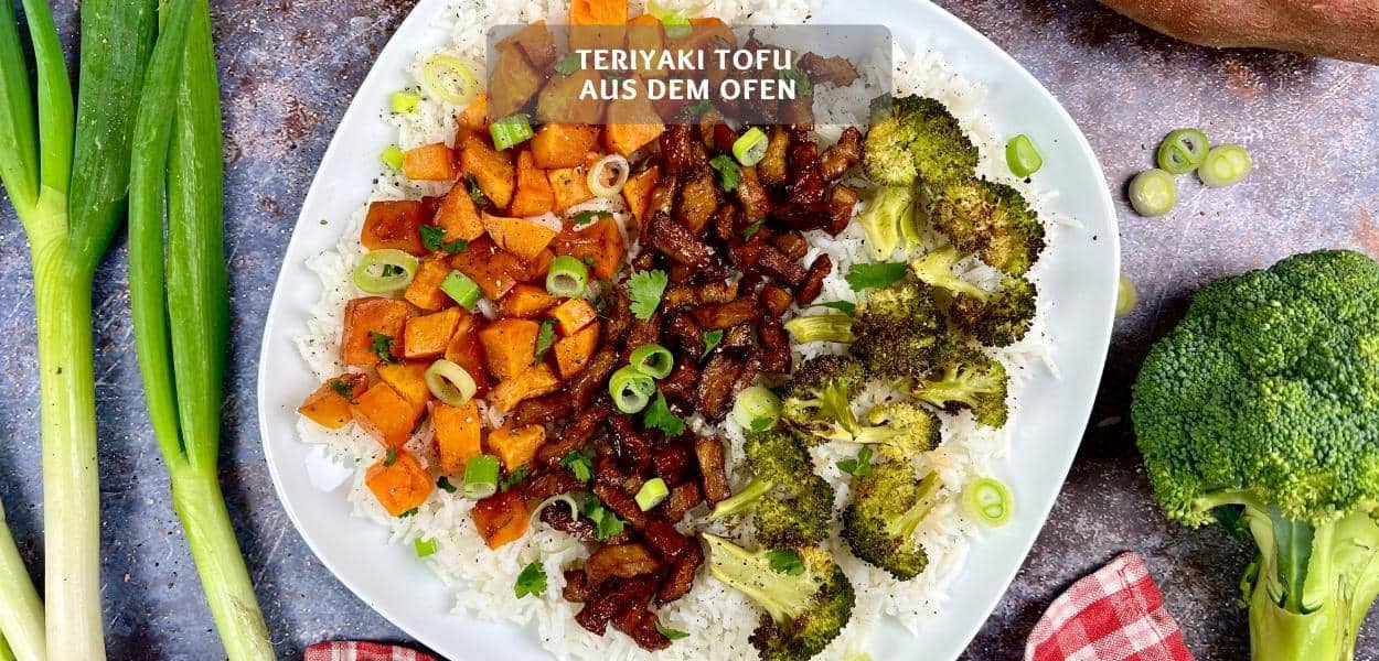 Teriyaki Tofu aus dem Ofen mit Brokkoli und Süßkartoffeln
