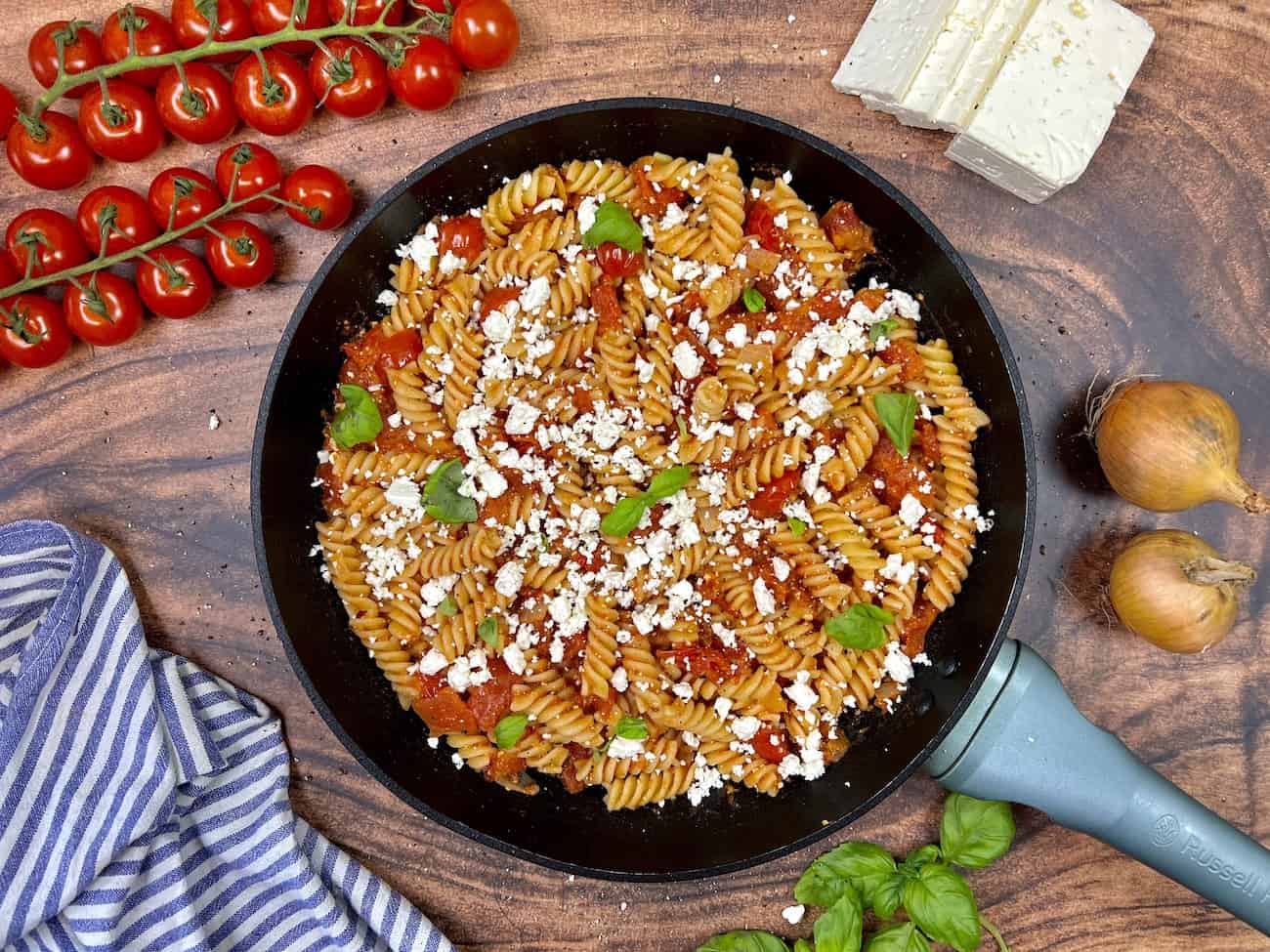 Tomaten-Feta-Pasta