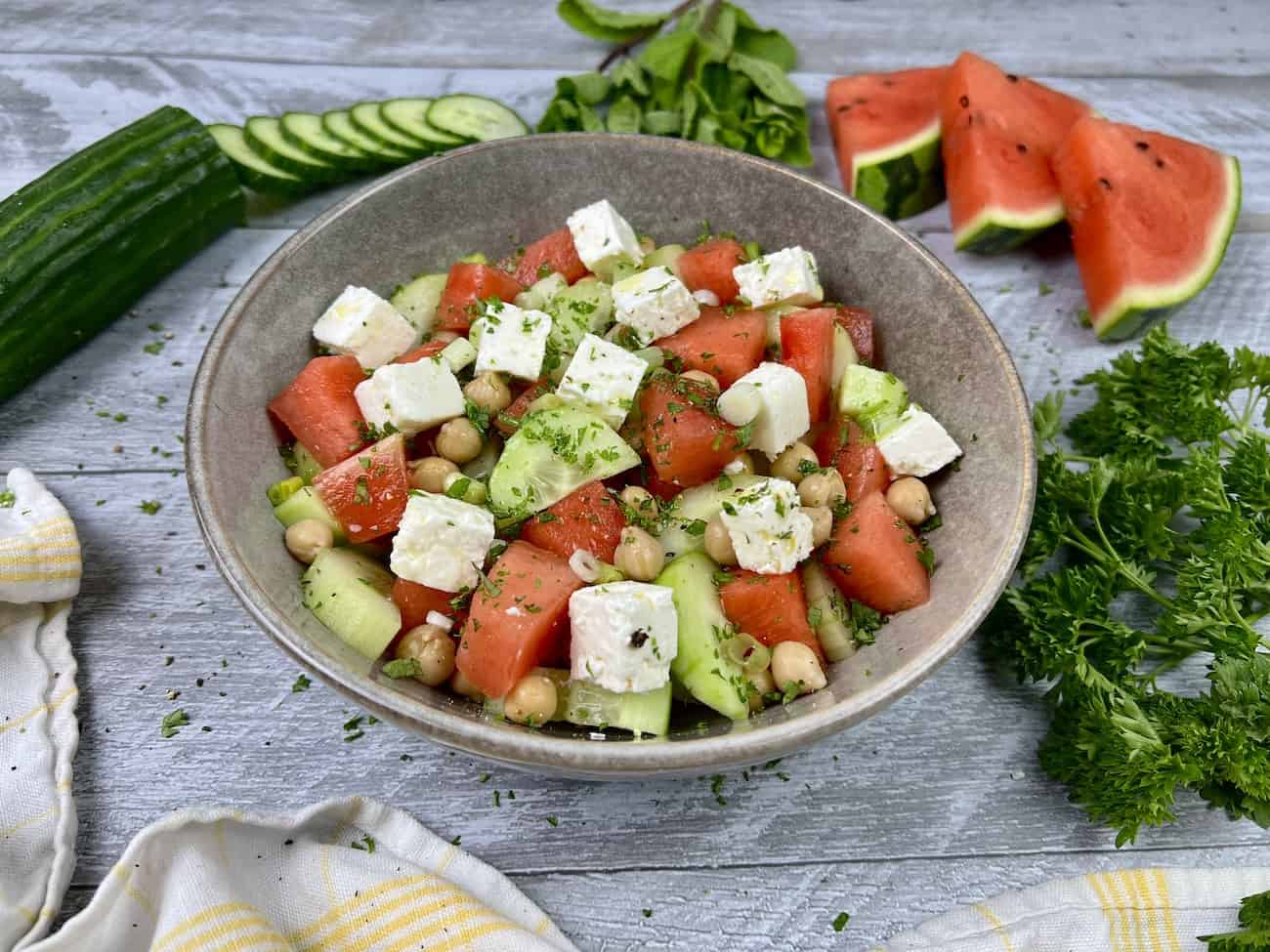 Wassermelonen Feta Salat mit Kichererbse Wassermelonen-Feta-Salat mit Kichererbse