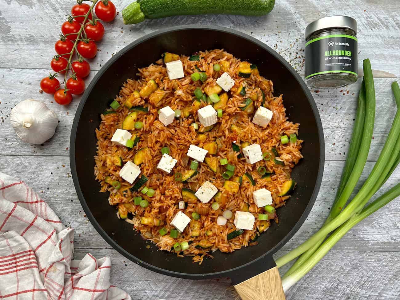 Zucchini-Reis-Pfanne mit Feta